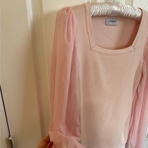 Cute Italian pinky sweater. Amazing for cute autumn/spring looks.